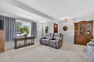 7108 Fairgrove Dr, Swartz Creek, MI 48473 - Photo 8