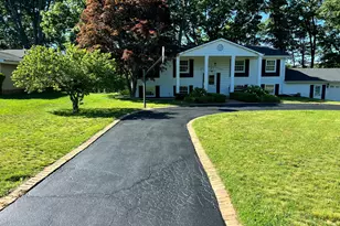 2946 Windsor Dr, Saint Joseph, MI 49085 - Photo 1