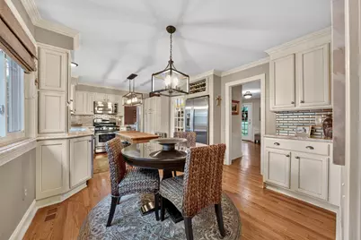 864 Great Oaks Boulevard, Rochester, MI 48307 - Photo 2
