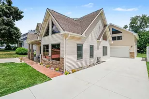 703 Lake Dr, Coldwater, MI 49036 - Photo 2
