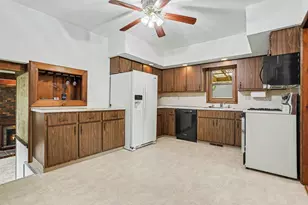 180 Bansill Dr, Battle Creek, MI 49037 - Photo 4