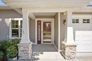1276 Prestwick Dr, Holland, MI 49423 - Photo 2