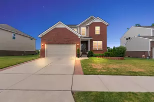 704 Groveland Cir, Ann Arbor, MI 48108 - Photo 2