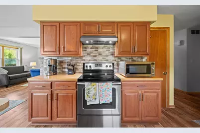 2225 Maple Path, Saint Joseph, MI 49085 - Photo 10