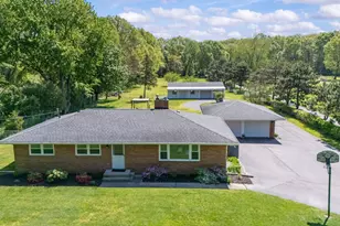2225 Maple Path, Saint Joseph, MI 49085 - Photo 2