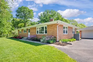 2225 Maple Path, Saint Joseph, MI 49085 - Photo 4