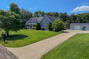 3860 Gateway Ln, Niles, MI 49120 - Photo 2
