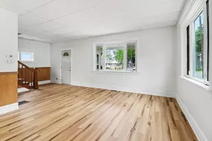 109 N Franklin St, Ludington, MI 49431 - Photo 6