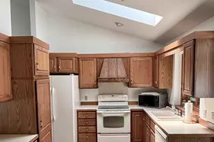 18777 Iroquois Dr, Spring Lake, MI 49456 - Photo 12