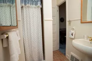 112 E Maple St, Vicksburg, MI 49097 - Photo 26
