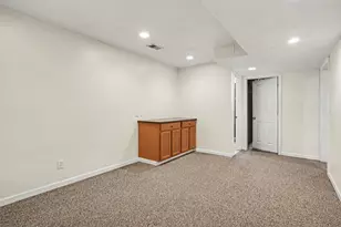 2499 Greenwood St, Muskegon, MI 49441 - Photo 10