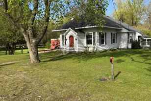 122 N Sherman St, Howard City, MI 49329 - Photo 1