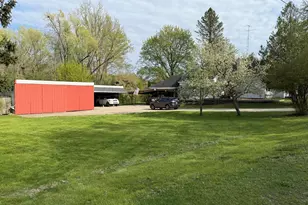 122 N Sherman St, Howard City, MI 49329 - Photo 8