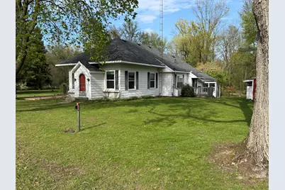 122 N Sherman Street, Howard City, MI 49329 - Photo 2