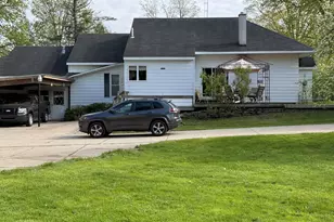 122 N Sherman St, Howard City, MI 49329 - Photo 4