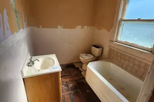 213 E High St, Jackson, MI 49203 - Photo 22