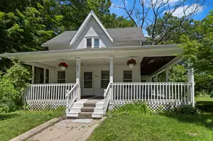 319 S 5th St, Niles, MI 49120 - Photo 2