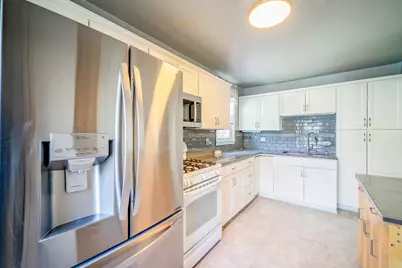 6027 Kim Avenue, Allen Park, MI 48101 - Photo 6