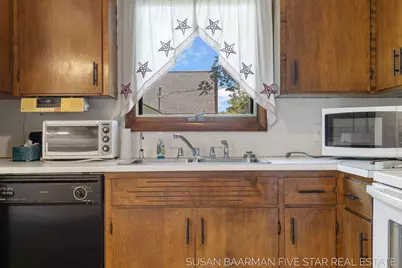 300 W 27th Street, Holland, MI 49423 - Photo 8