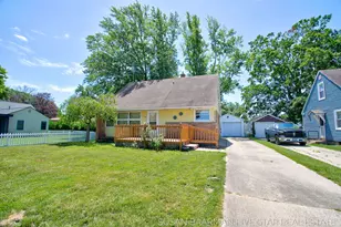 300 W 27th St, Holland, MI 49423 - Photo 2