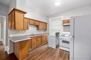 1559 Forrest Ave NE, Grand Rapids, MI 49505 - Photo 6