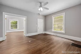 1559 Forrest Ave NE, Grand Rapids, MI 49505 - Photo 4
