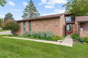2260 Bordeaux St, West Bloomfield, MI 48323 - Photo 4