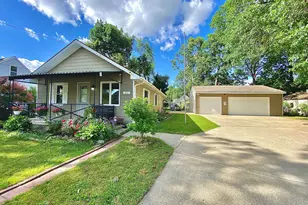 319 Holly St SW, Wyoming, MI 49548 - Photo 2