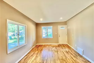 319 Holly St SW, Wyoming, MI 49548 - Photo 8