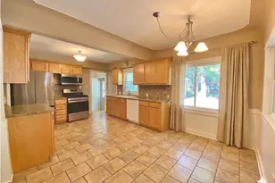 319 Holly St SW, Wyoming, MI 49548 - Photo 12