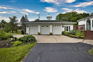 8045 Chilson Rd, Pinckney, MI 48169 - Photo 2