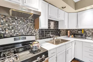 500 W Jolly Rd, Lansing, MI 48910 - Photo 6