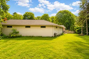 4593 Chippewa Dr, Okemos, MI 48864 - Photo 10