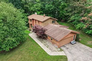 540 Roundtree Dr NE, Ada, MI 49301 - Photo 4