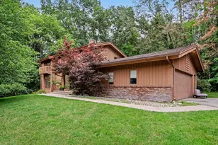 540 Roundtree Dr NE, Ada, MI 49301 - Photo 6