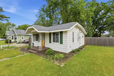137 Holly Street SW, Grand Rapids, MI 49548 - Photo 1