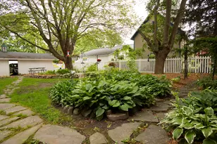 112 E Maple St, Vicksburg, MI 49097 - Photo 38