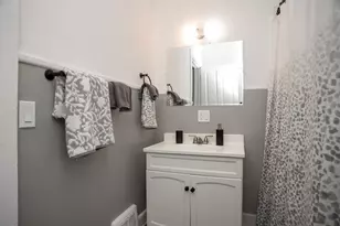 112 E Maple St, Vicksburg, MI 49097 - Photo 34