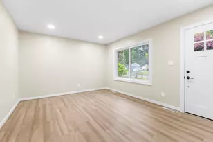 158 Saratoga Ave, Battle Creek, MI 49037 - Photo 2