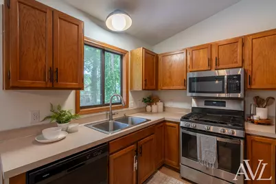 1344 Gladstone Drive SE, Grand Rapids, MI 49506 - Photo 12
