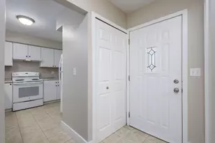 5842 Niles St, Troy, MI 48098 - Photo 2