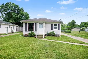1262 Beechwood St NE, Grand Rapids, MI 49505 - Photo 2