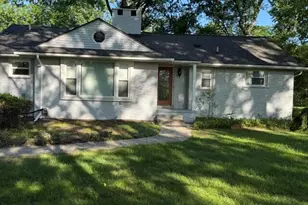 30475 Birchway Dr, Franklin, MI 48025 - Photo 2