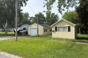 2507 Nelson St, Manistee, MI 49660 - Photo 1