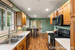 1249 Chalmers Dr, Battle Creek, MI 49015 - Photo 12