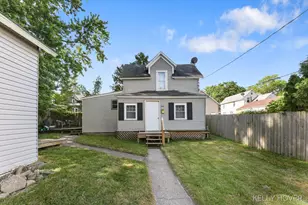 428 Fernando St NE, Grand Rapids, MI 49505 - Photo 1