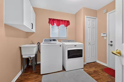 24381 Elmhurst Avenue, Farmington Hills, MI 48336 - Photo 26