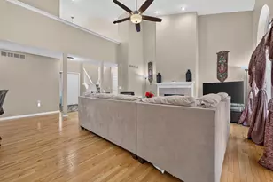24381 Elmhurst Ave, Farmington Hills, MI 48336 - Photo 10