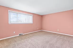 29184 Manchester St, Westland, MI 48185 - Photo 12