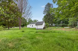 1123 N Clark St, Albion, MI 49224 - Photo 38